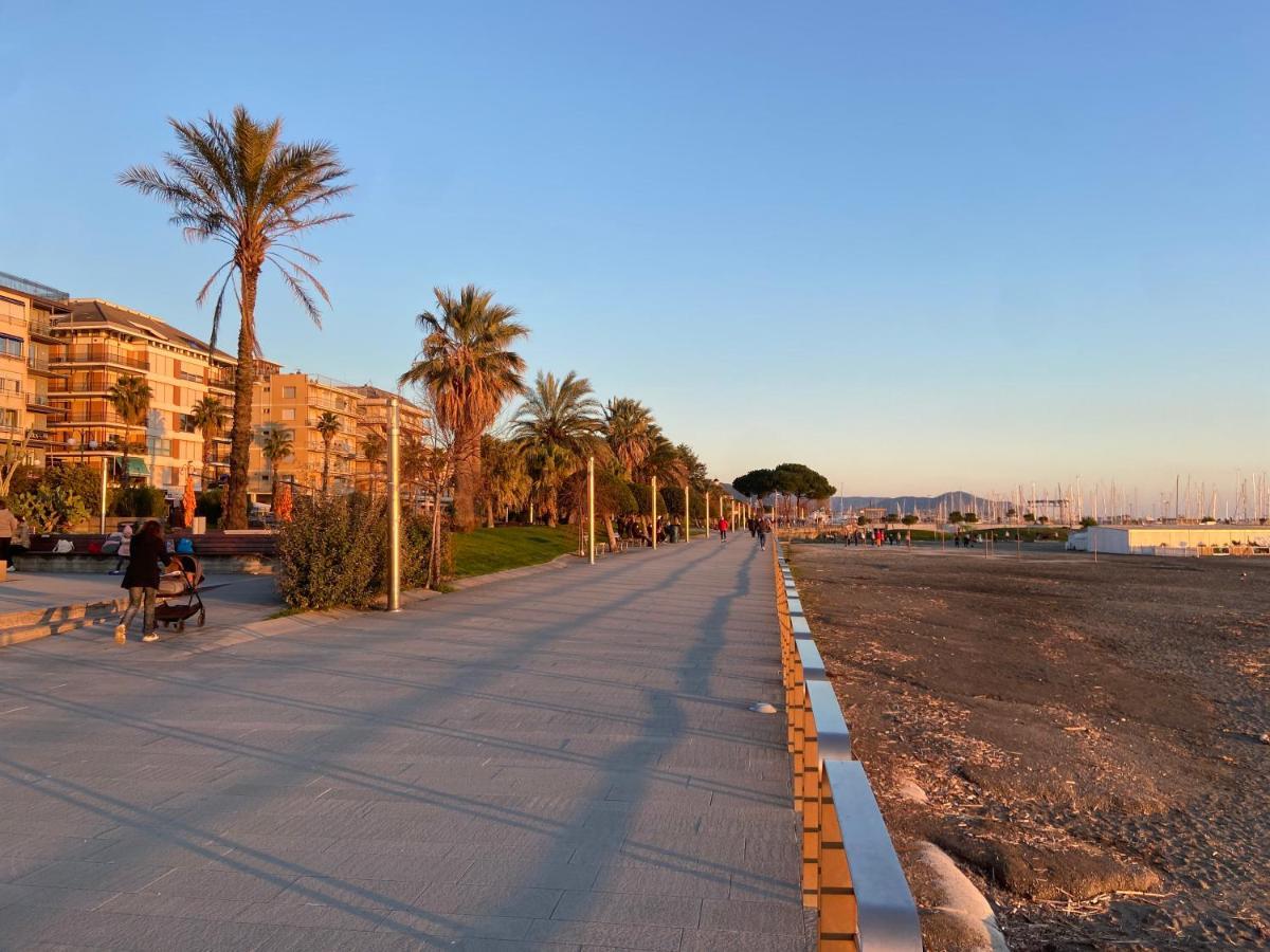 Apartamento La Tana Dei Buoni Propositi “In Riviera” Chiavari Exterior foto